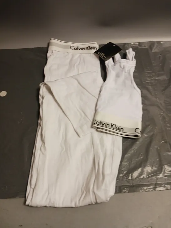 BOXED CALVIN KLEIN LADIES CROP TOP AND LEGGINGS SET WHITE SIZE S