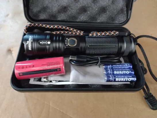 SHADOWHAWK HIGH PERFORMANCE TORCH IN CASE