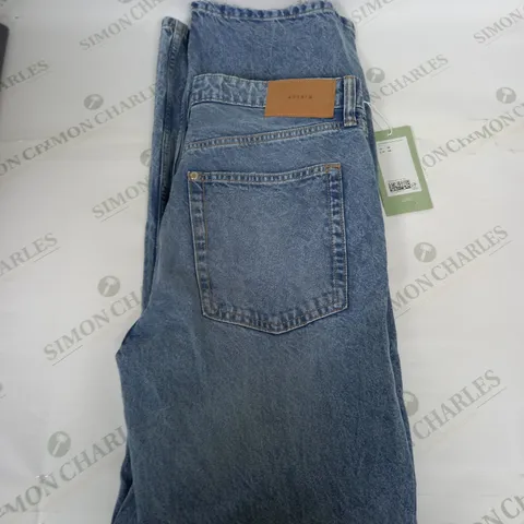 WOMENS WASHED BLUE DENIM JEANS SIZE 16