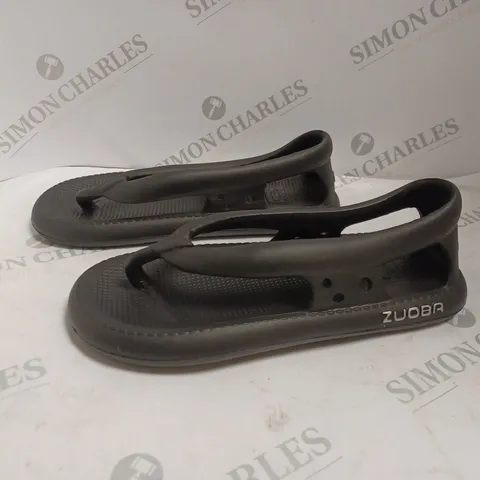 ZUOBA BLACK LOGO FOAM SLIDERS- SIZE 42-43