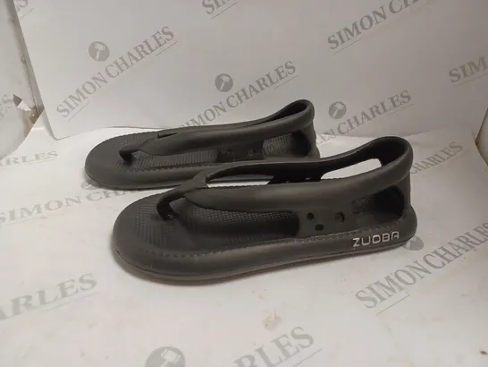 ZUOBA BLACK LOGO FOAM SLIDERS- SIZE 42-43