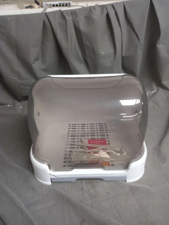 PLASTIC STORAGE CONTAINER