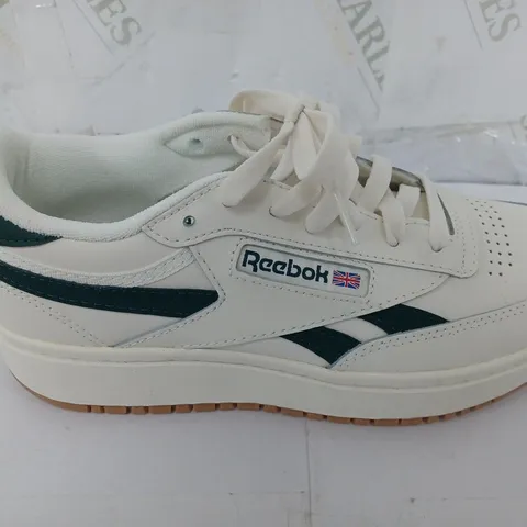 PAIR OF REEBOK CLASSIC TRAINERS IN WHITE/DARK GREEN - UK 5.5