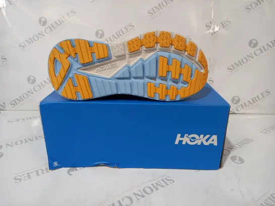 BOXED PAIR OF HOKA GAVIOTA 4 WIDE TRAINERS IN ORANGE/BLUE UK SIZE 6.5