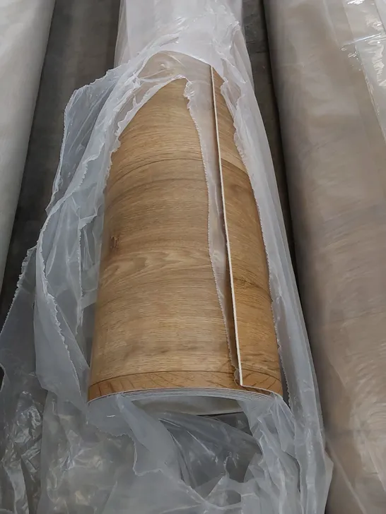 ROLL OF QUALITY ZEENA FUMED OAK NATURAL BEIGE // SIZE: APPROXIMATELY 4 X 4.3m