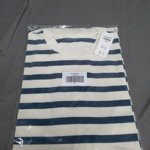 BAGGED ABERCROMBIE AND FITCH STRIPED T-SHIRT SIZE LARGE