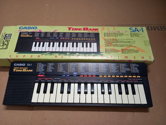 BOXED CASIO TONE BANK KEYBOARD