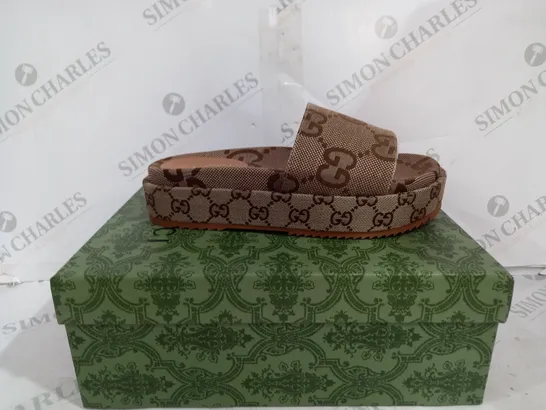 BOXED GUCCI PLATFORM SANDALS IN BEIGE - SIZE 39