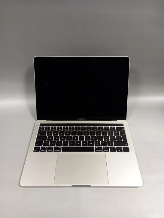 APPLE MACBOOK PRO - A2159