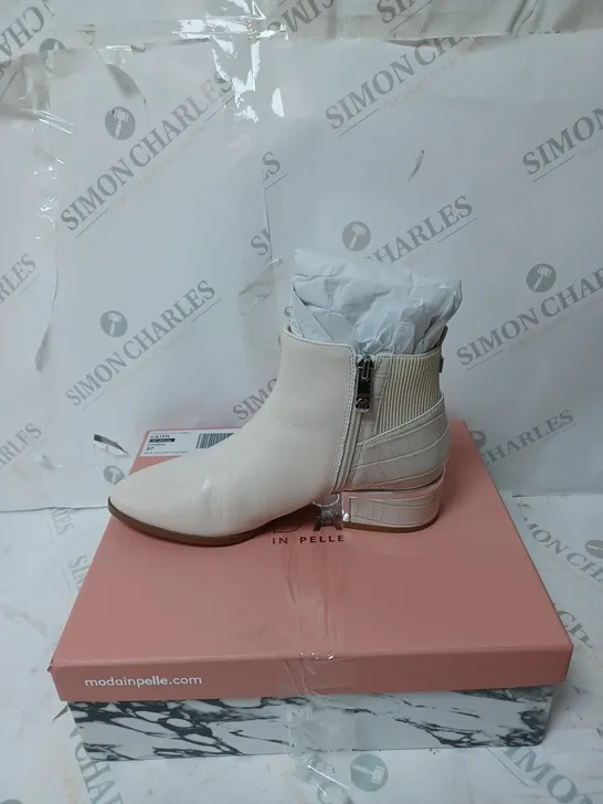 MODA IN PELLE LILITH OFF WHITE LEATHER SIZE 4 - BOXED 