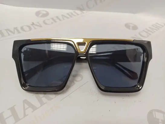 LV BLACK/GOLD SUNGLASSES 