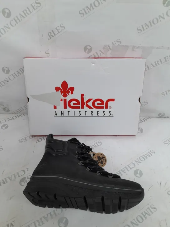 BOXED RIEKER CHUNKY BOOT IN BLACK - SIZE 7.5