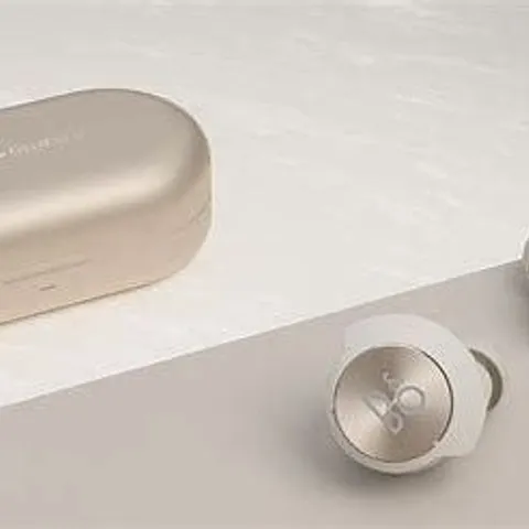 BANG AND OLUFSON EQ WIRELESS EARPHONES IN ROSE GOLD 