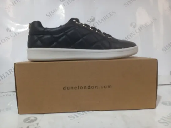 BOXED PAIR OF DUNE LONDON QUILTED LEATHER SHOES IN BLACK SIZE 6