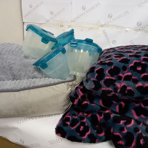 BOX OF ASSORTED ITEMS TO INCLUDE COZEE HOME FAUX FUR ANIMAL PRINT THROW AND CUSHION SET, COZEE PAWS RECTANGLE PET BED, AND LOCK & LOCK MEASURING JUG SET