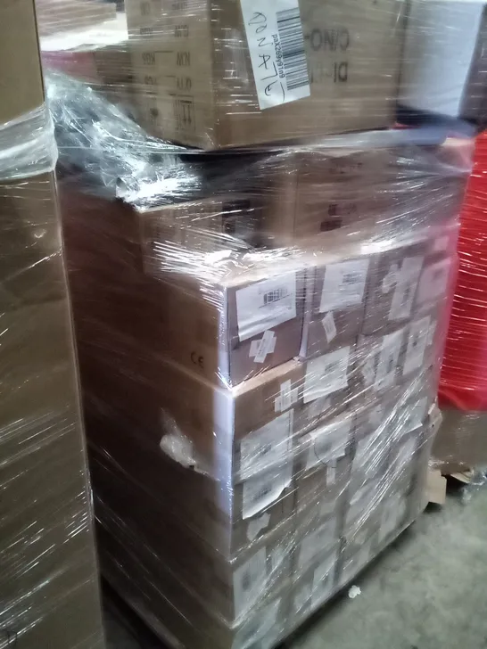 PALLET OF ASSORTED ITEMS INCLUDING CERAMIC HOTPLATE, TOILET SEAT, STEP LADDER, GAS WATER HEATER, BABY PLAY MATS 