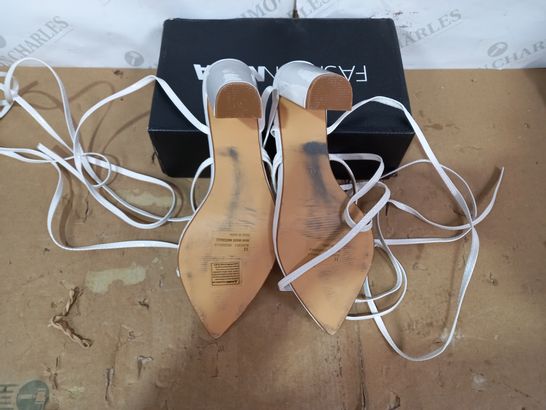 BOXED PAIR OF FASHION NOVA WHITE HEELS SIZE 11