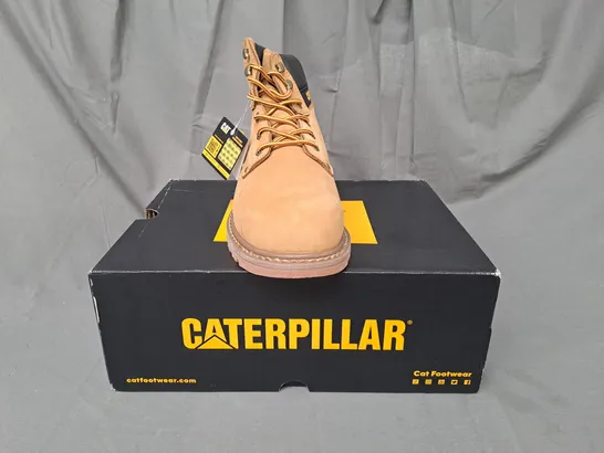 BOXED PAIR OF CATERPILLAR POWERPLANT S3 BOOTS IN HONEY UK SIZE 9