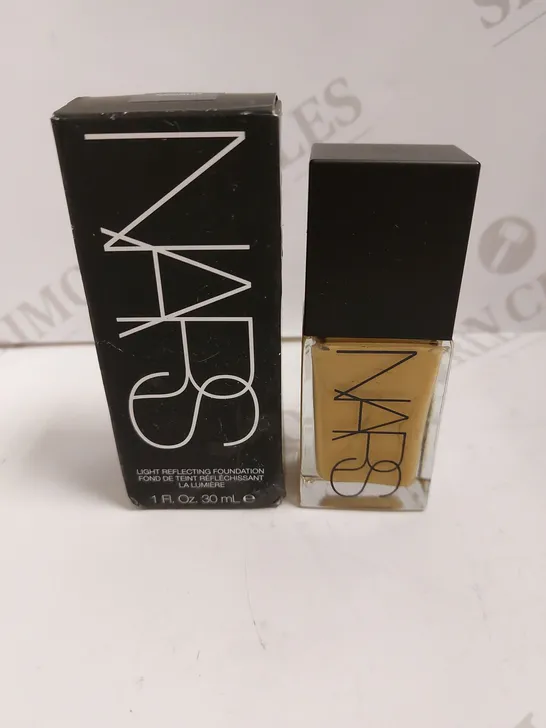 NARS LIGHT REFLECTING FOUNDATION - MEDIUM 30ML