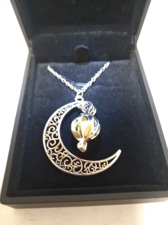 BOXED MOONLIGHT JEWELRY NECKLACE