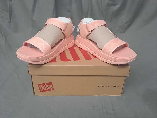 BOXED PAIR OF FITFLOP OPEN TOE BACK-STRAP SANDALS IN PINK UK SIZE 6