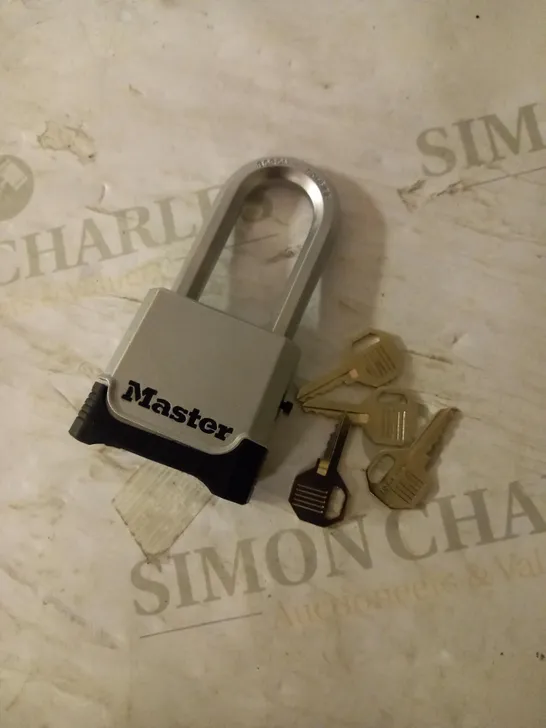 MASTER LOCK HEAVY DUTY PADLOCK 