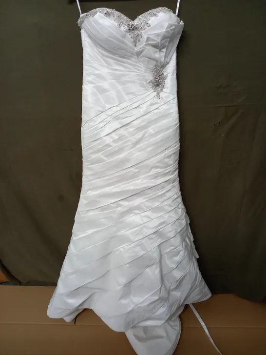 KENNETH WINSTON EMBELLISHED WEDDING DRESS - SIZE UNSPECIFIED