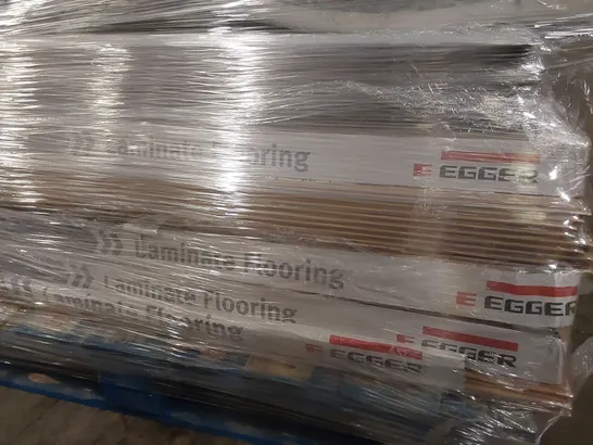 PALLET TO CONTAIN AN ASSORTMENT OF LAMINATE FLOORING AND BATH PANELS 