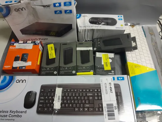 LOT OF APPROXIMATELY 17 ASSORTED TECH ITEMS TO INCLUDE CANON PIXMA PRINTER RAPOO WIRELESS KEYBOARD AND MULTIPLE SLIM POWER BANKS 