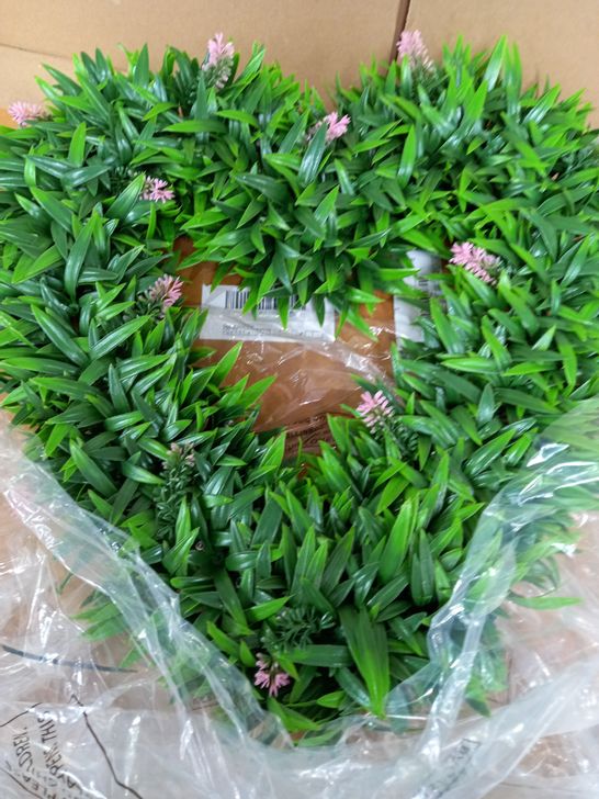 GARDEN REFLECTIONS OUTDOOR PRE-LIT HEART WREATH - PINK