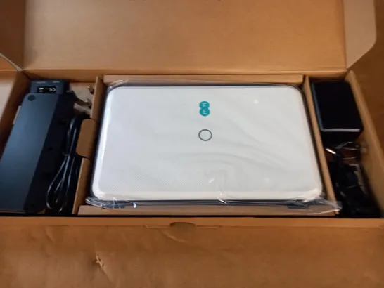 BOXED EE SMART ROUTER