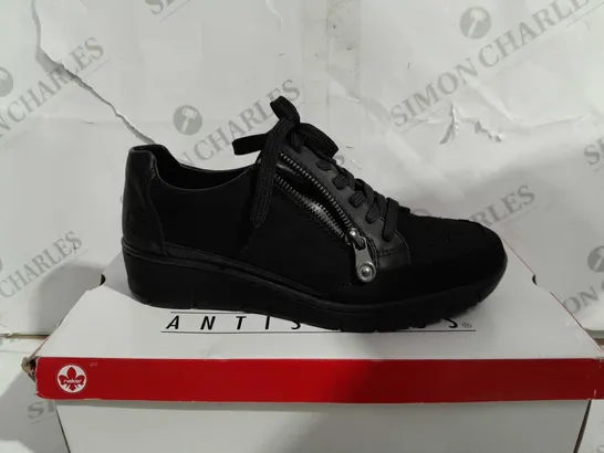 BOXED PAIR OF RIEKER WEDGE TRAINERS WITH SIDE ZIPS - BLACK - SIZE 6