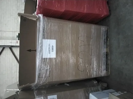 PALLET OF ASSORTED ITEMS INCLUDING BYRORAS FOLDABLE OFFICE CHAIR, UMI WALL MIRROR, INTELLIGENT FAN LIGHT, AZADX CHAIR MAT