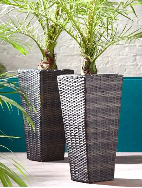 SET OF 2 RATTAN EFFECT PLANTERS 60CM TALL RRP £60