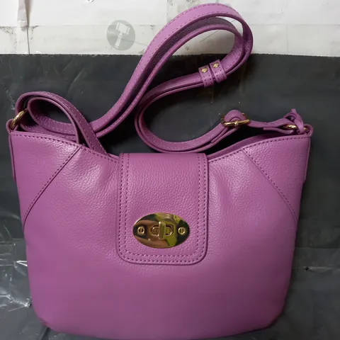 ASHWOOD LEATHER LOCK DETAIL SHOULDER BAG IN PURPLE