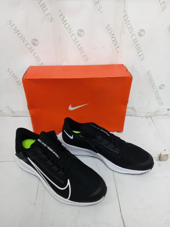 BOXED PAIR OF NIKE AIR ZOOM PEGASUS 38 FLYEASE UK 11.5