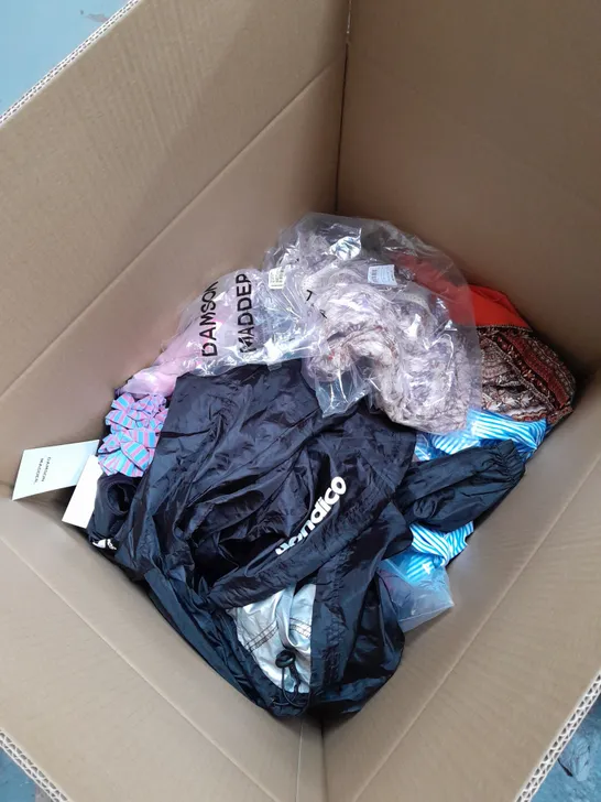 BOX OF APPROX 15 X ASSORTED ITEMS OF CLOTHING; TO INCLUDE DRESSES, SHIRTS, COAT ETC 