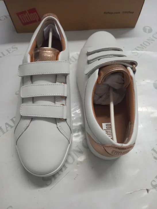 BOXED PAIR OF RALLY METALLIC BACK LEATHER STRAP SNEAKERS IN WHITE - UK 5.5