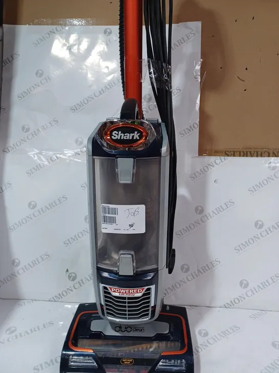 SHARK ANTI HAIR WRAP UPRIGHT VACUUM CLEANER