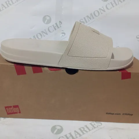 BOXED PAIR OF FITFLOP IQUSHION SLIDERS IN CREAM UK SIZE 8