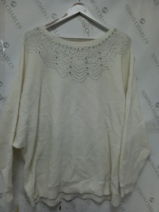 MONSOON EVIE JUMPER IN WHITE - XL