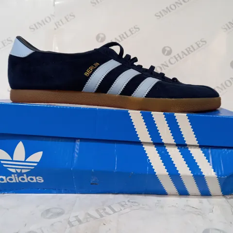 BOXED PAIR OF ADIDAS BERLIN SHOES IN NAVY/BLUE UK SIZE 10