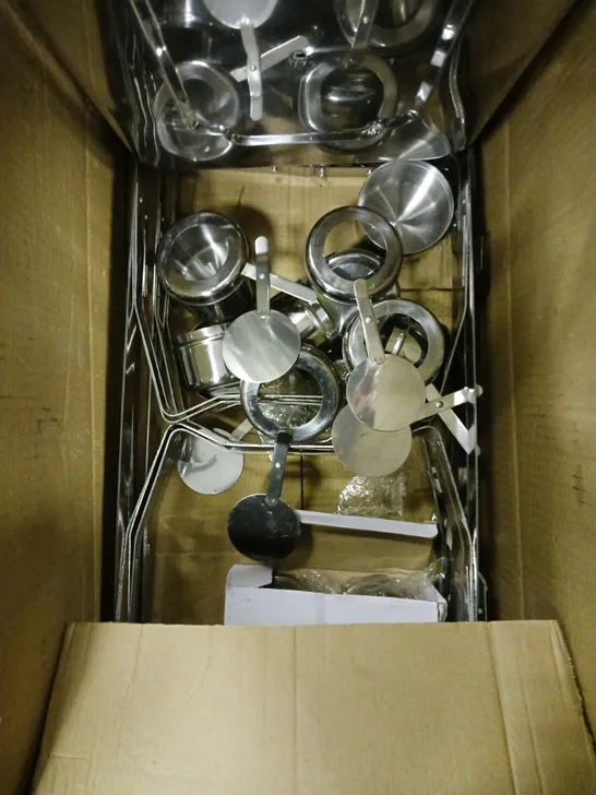 APPROXIMATELY 10 STAINLESS STEEL CATERING TRAYS - COLLECTION ONLY 