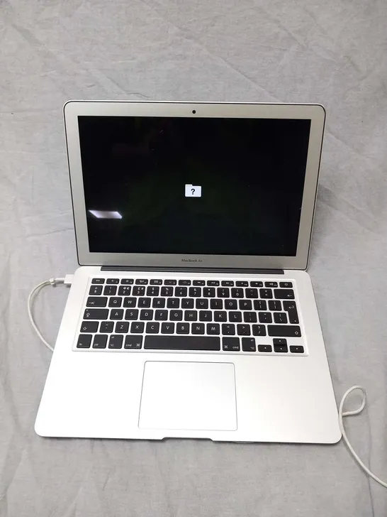 APPLE MAC BOOK AIR 7 2/A1466