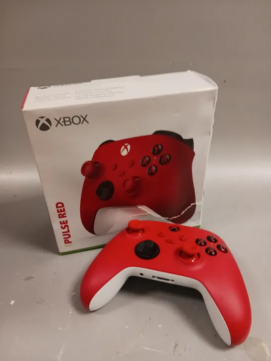 BOXED XBOX SERIES X/ONE CONTROLLER - PULSE RED 