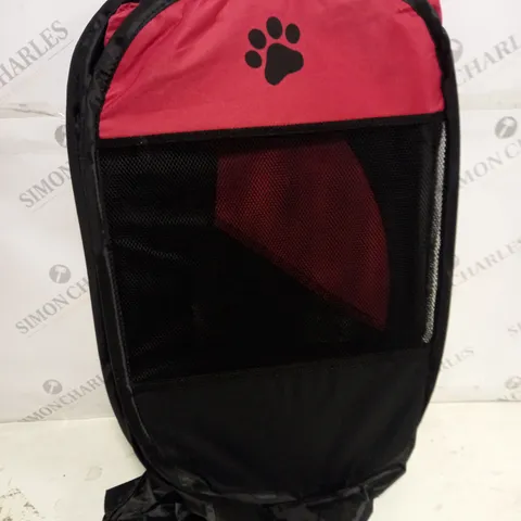 COLLAPSIBLE BLACK/RED PET CARRIER