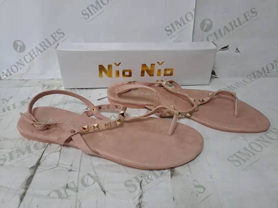 BOX OF APPROXIMATELY 12 NIO NIO PINK JEWELLED SANDAL IN VARIOUS SIZES 