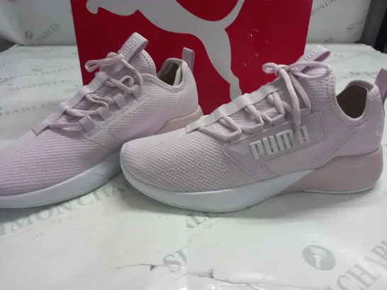 BOXED PAIR OF PUMA SOFT FOAM+ RETALIATE MESH WOMENS TRAINERS IN LAVENDER - 7