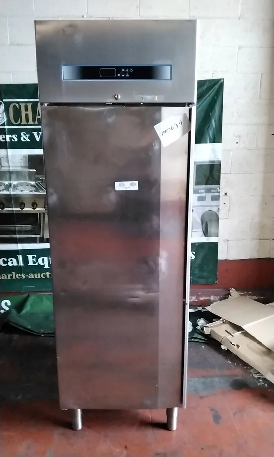 COMMERCIAL SINGLE DOOR FRIDGE/CHILLER F.PLUS TN 70