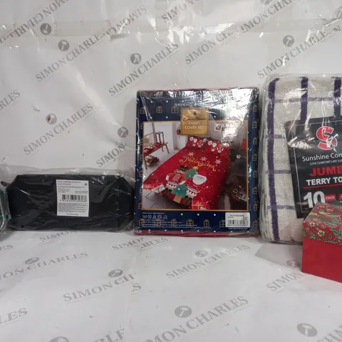 BOX OF APPROXIMATELY 15 ASSORTED ITEMS TO INCLUDE - CHRISTMAS DUVET COVER SET -SUNSHINE COMFORTS TERRY TOWEL - LUNCH BOX ECT